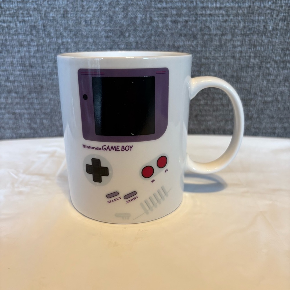 Paladone Gameboy Heat Changing Coffee Mug Retro 90s Nerd Game Enthusiast Gamer